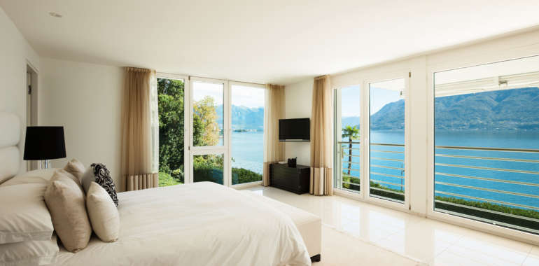 Blackout Curtains: Benefits and Uses